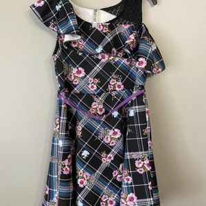 Girls dress size 16